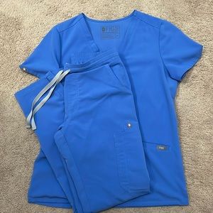 Figs women’s Casma three pocket scrub top and women’s Yola skinny scrub pants.